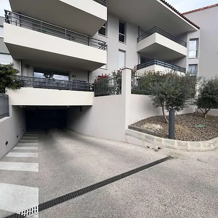 2p Climatisé Avec Terrasse Et Jardin, Centre-ville - Fr-1-308-187 *