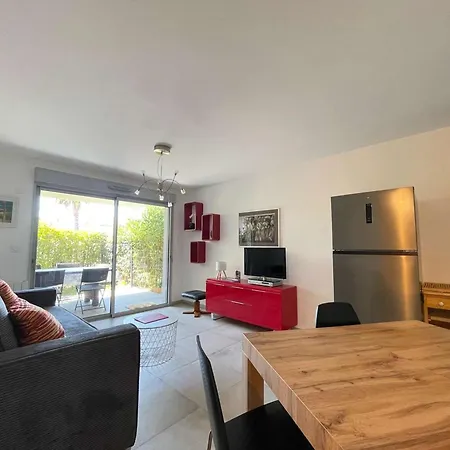 Daire T2 Centre Lavandou Avec Climatisation Et Parking Prive - Fr-1-308-187
