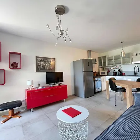 2p Climatisé Avec Terrasse Et Jardin, Centre-ville - Fr-1-308-187 Apartamento *