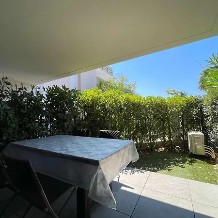 Daire T2 Centre Lavandou Avec Climatisation Et Parking Prive - Fr-1-308-187 Le Lavandou